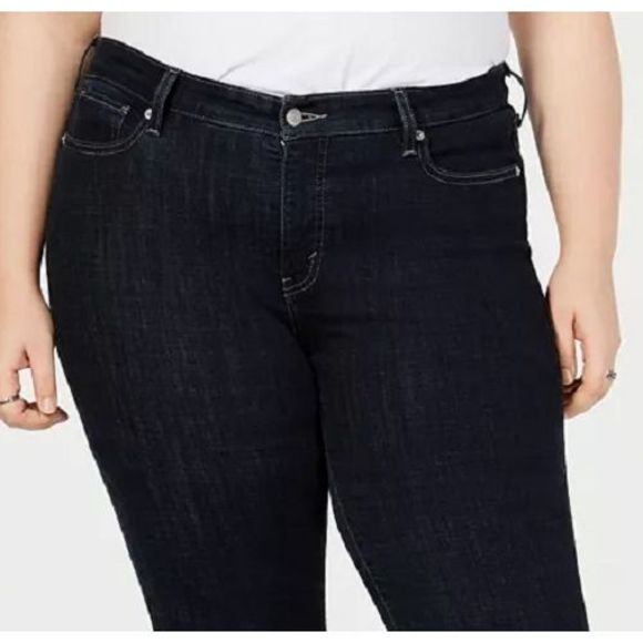 Levi's Women's Plus Size 415 Relaxed-Fit Bootcut Jeans Blue Size 16W AVER - Picture 3 of 4